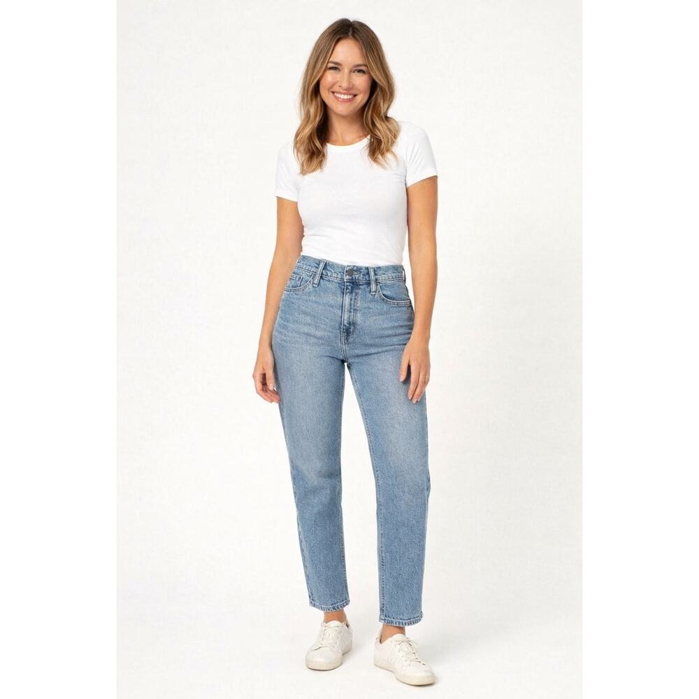 Calvin Klein Women's Light Blue Straight Leg Cropped Jeans High Rise NWT